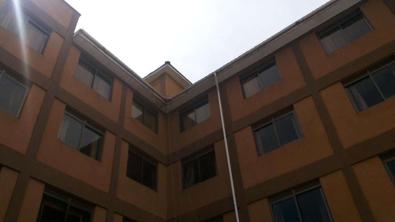 Gulu Palema Crown Hotel מראה חיצוני תמונה