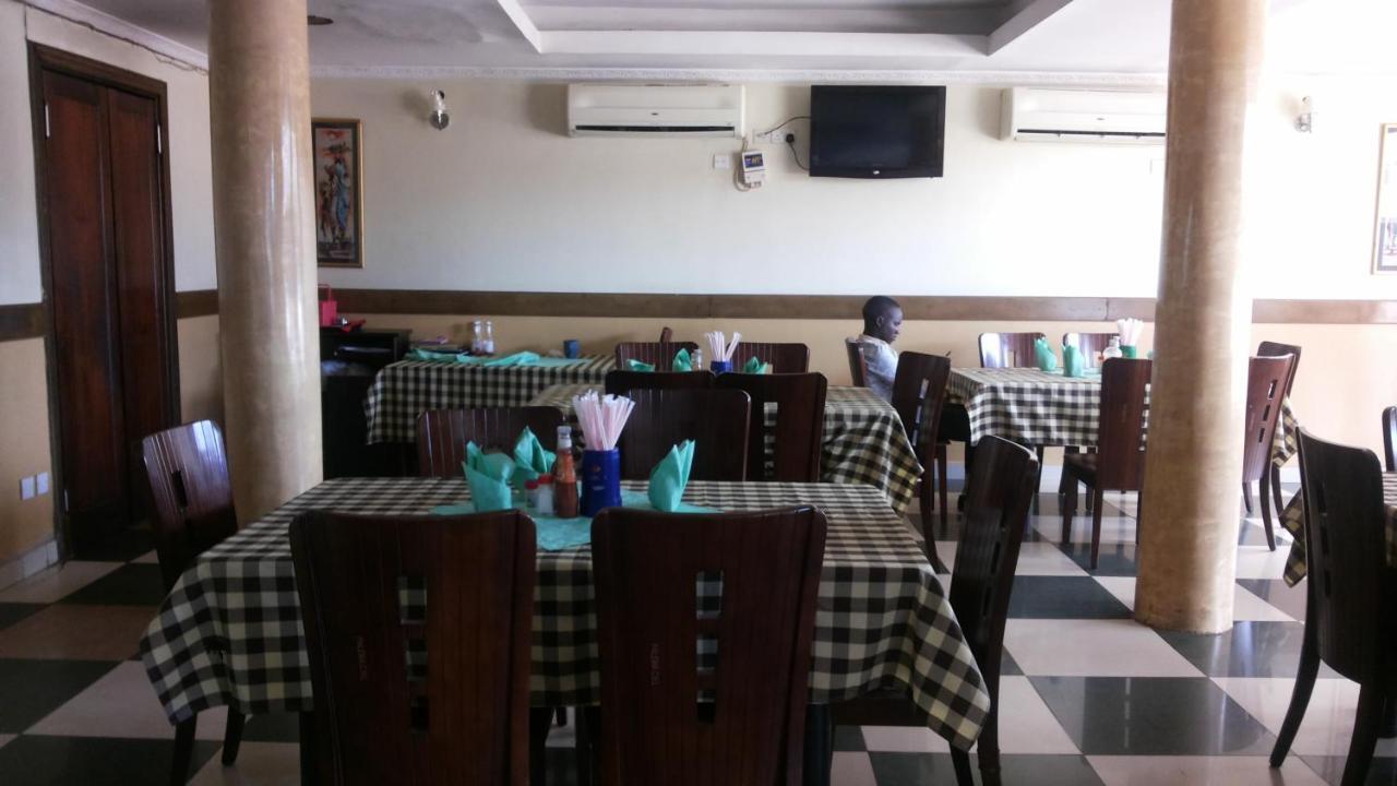 Gulu Palema Crown Hotel מראה חיצוני תמונה
