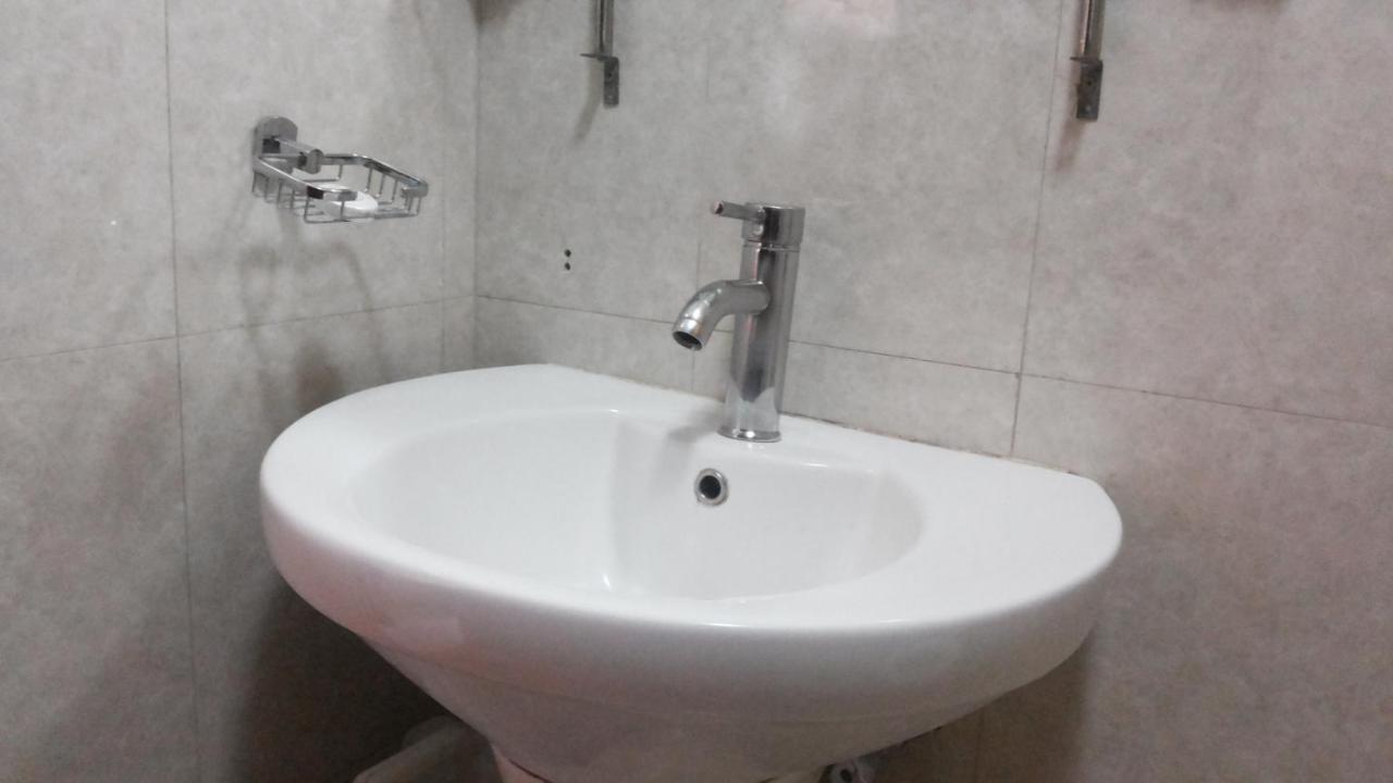 Gulu Palema Crown Hotel מראה חיצוני תמונה