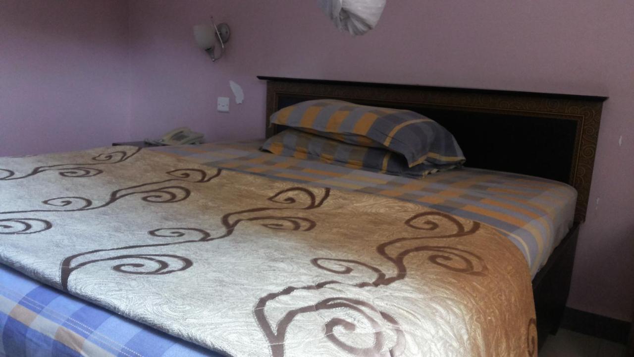 Gulu Palema Crown Hotel מראה חיצוני תמונה